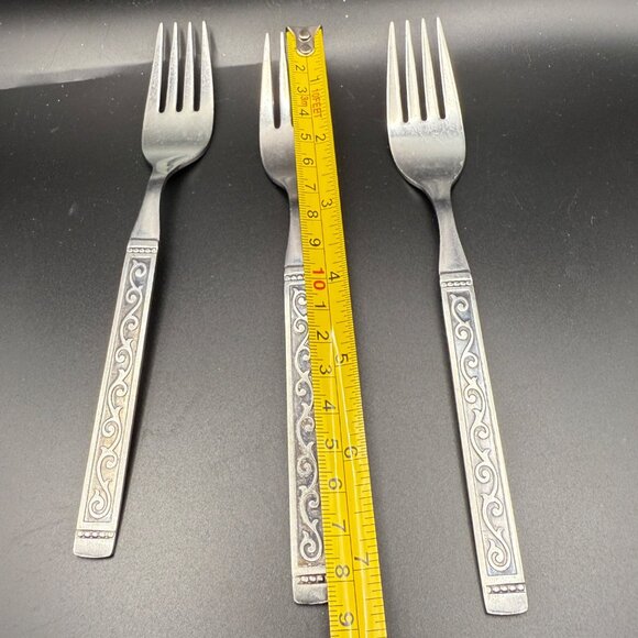 3 Oneida Spanish Court Stainless Steel Dinner Forks Vintage 7 1/4" Flatware - Picture 4 of 4